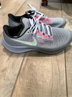 Nike Air Zoom Pegasus Light Gray Running Shoes with Mint Swoosh and Pink Accents